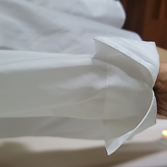 Lands' End Women's White Button-Down Shirt - Picture 2 of 6